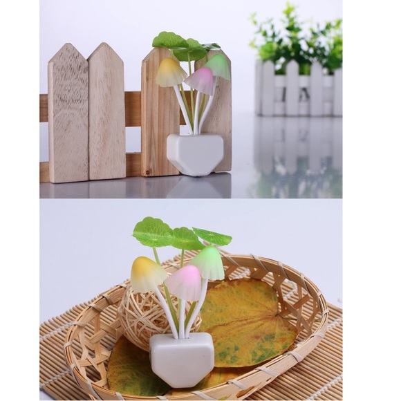 2 Pack Led Night Light w/Dusk to Dawn Sensor - Picture 3 of 7